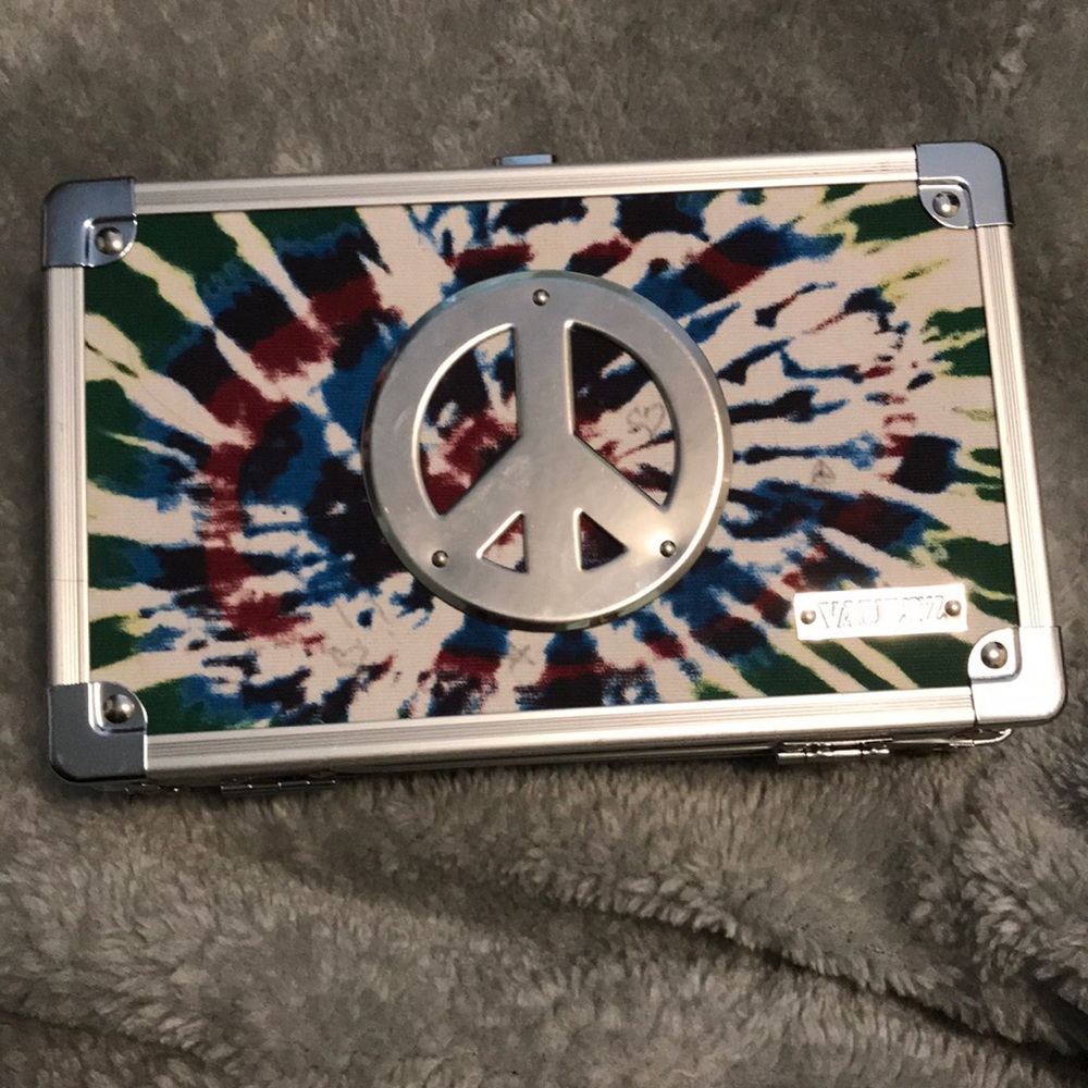 Peace sign lockable pencil box